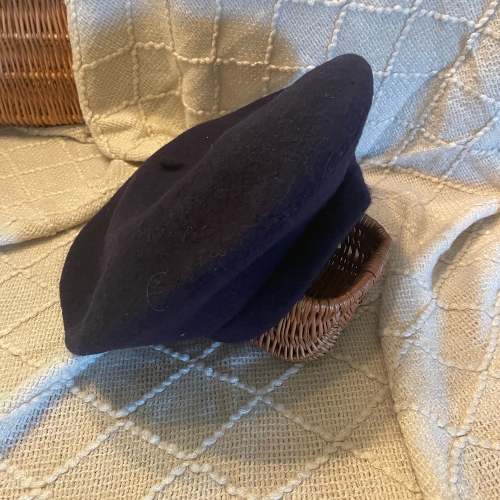 Beautiful vintage wool beret